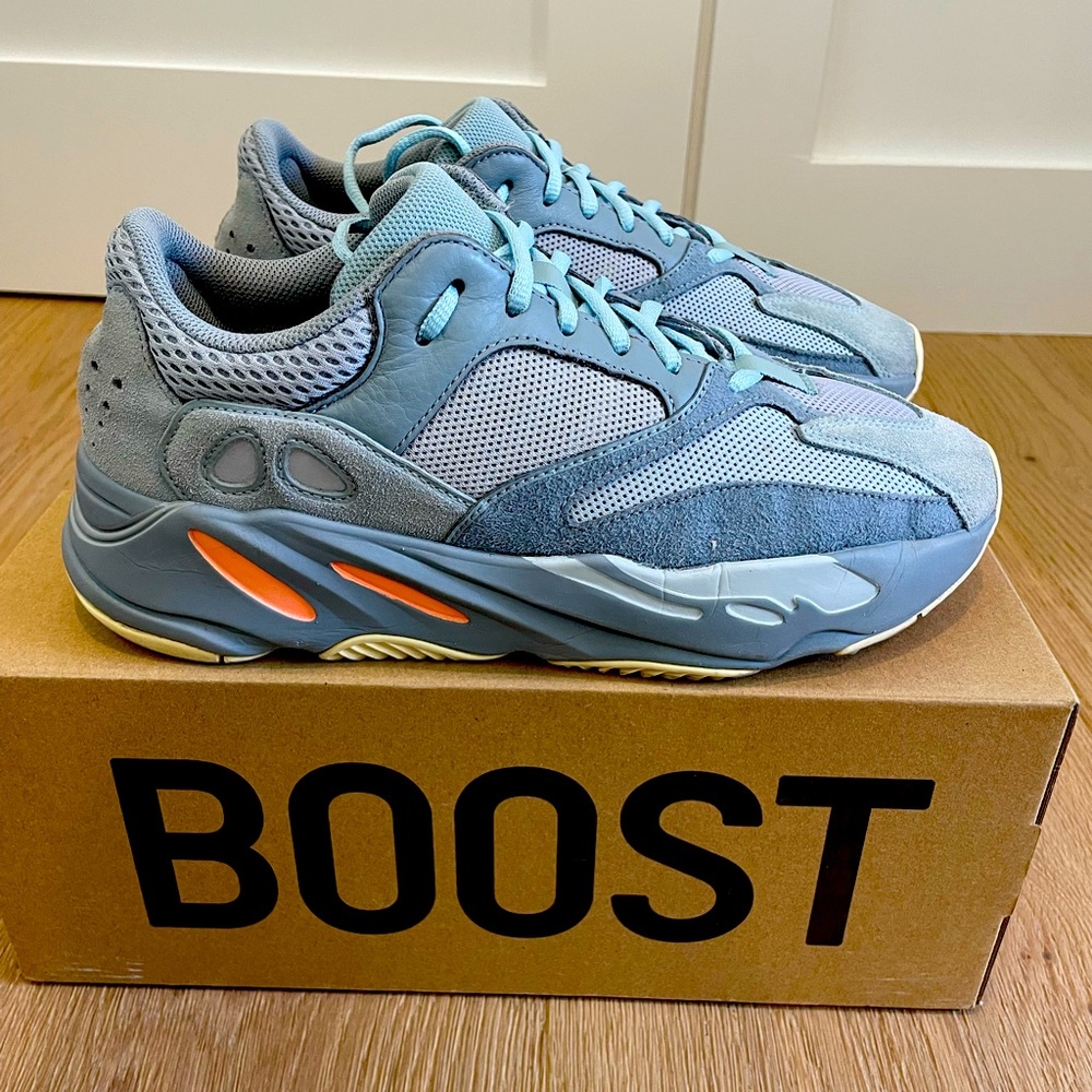 AUTHENTIC YEEZY BOOST 700 // SIZE 9.5 US MENS // INERTI ORIGINALS